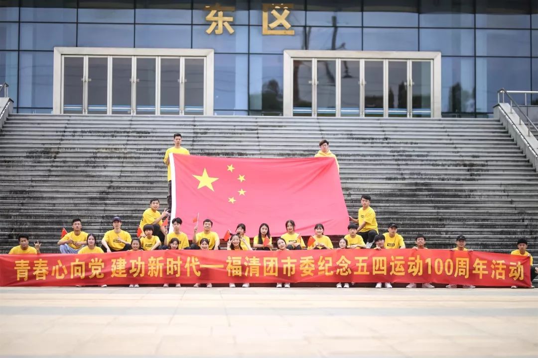 包含始终如一：女子足球比赛中的奋斗精神的词条